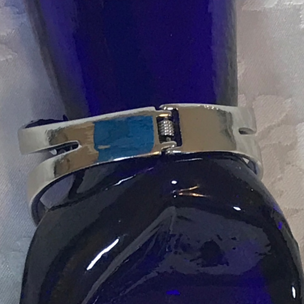 Silver Tone Clasp Cuff Bracelet With Rhinestone Design - Picture 5 of 11
